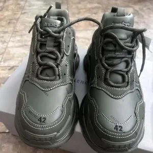 Balenciaga | Shoes | Balenciaga Triple S Brand New Dead  display picture 3